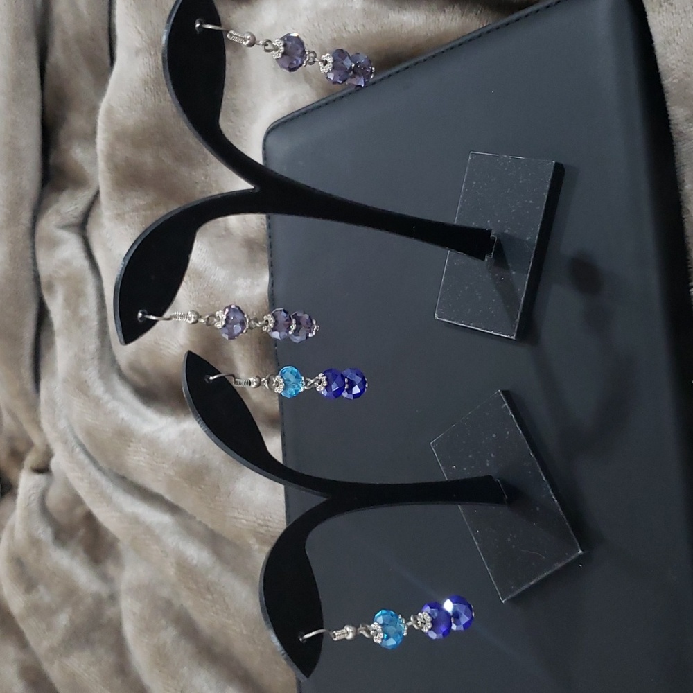 QTY-2 Vintage Earings